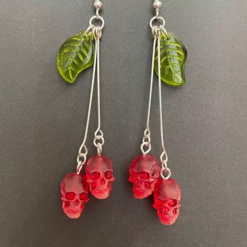 Brincos góticos de caveira cer - Women'S Vampire Accessories avaliação e preço