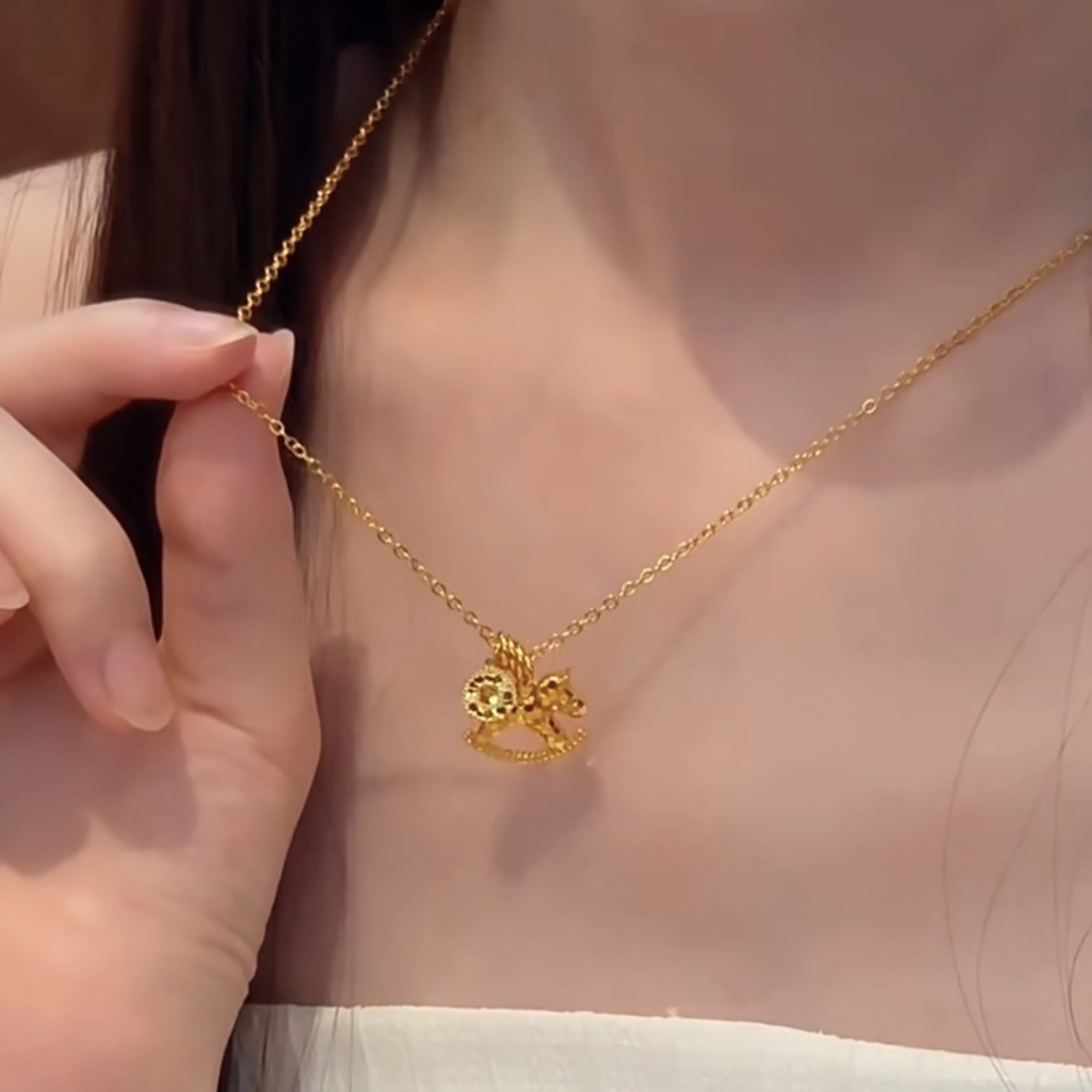 Colar Feminino com Pingente de - Coin Necklace Delicate avaliação e preço