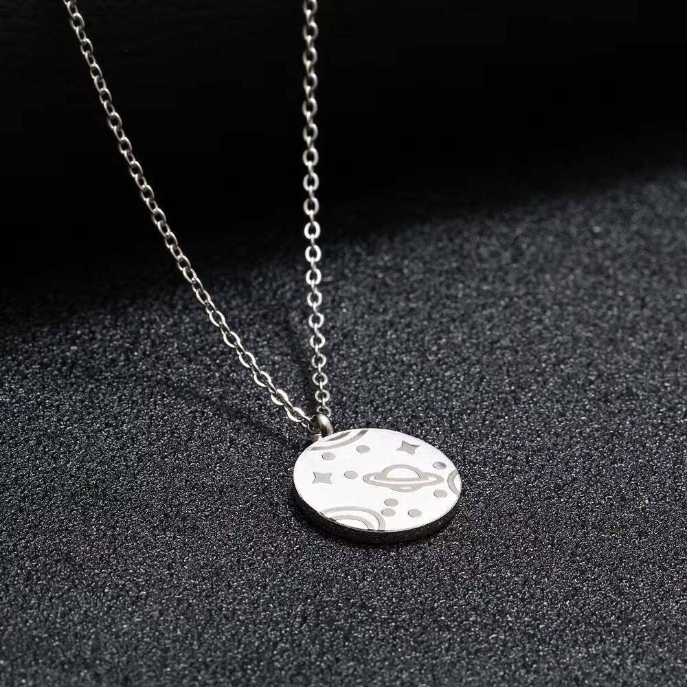 Moeda de aço inoxidável mapa m - Coin Necklace Delicate avaliação e preço