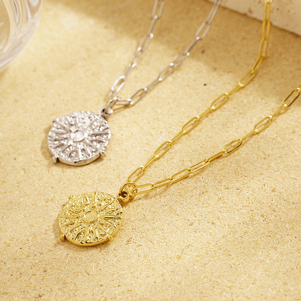 Colar com Pingente Redondo de  - Coin Necklace Delicate avaliação e preço